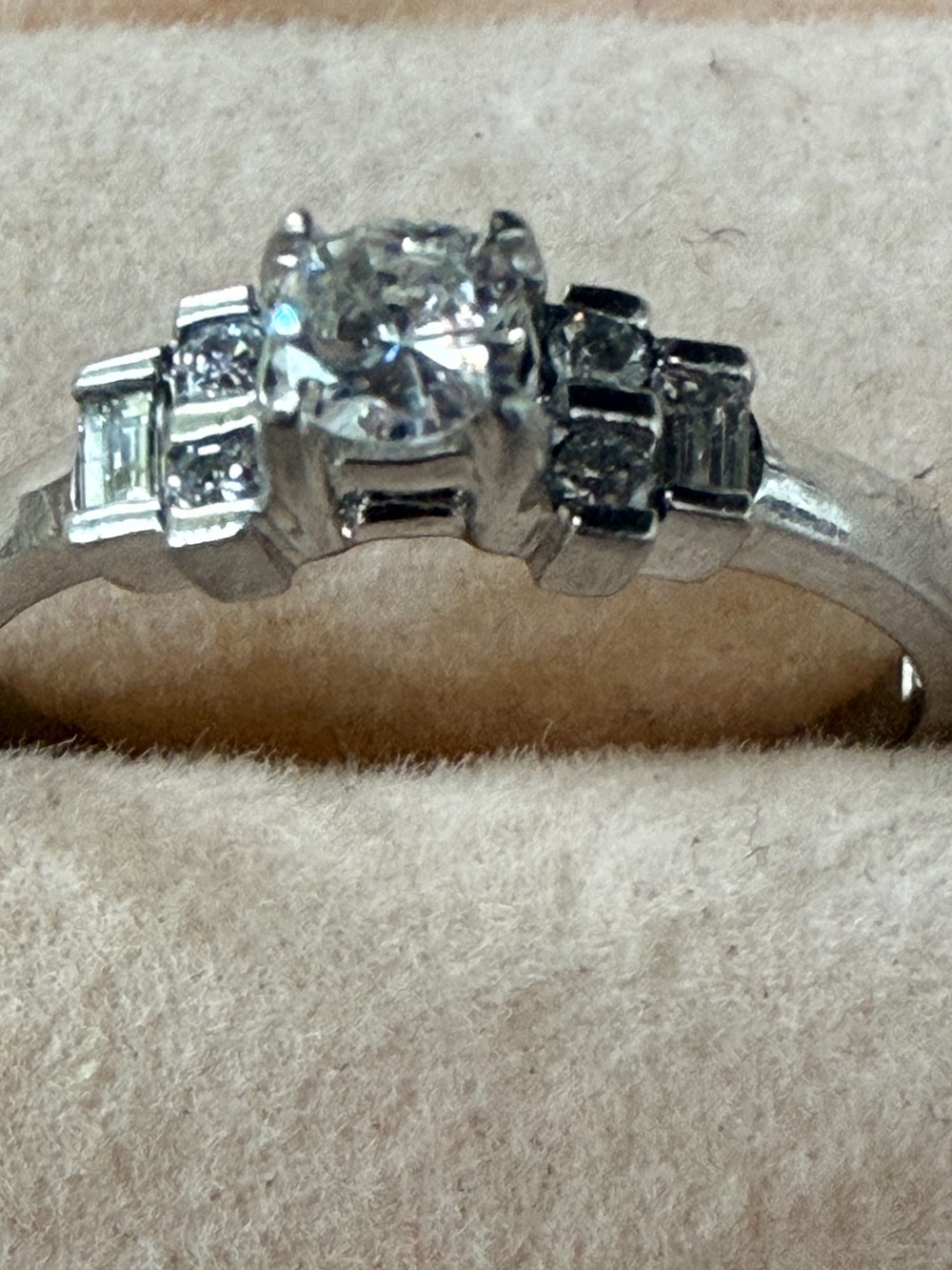 Vintage Mid-Century Diamond Pt900 Platinum Engagement Ring -
SZ 6